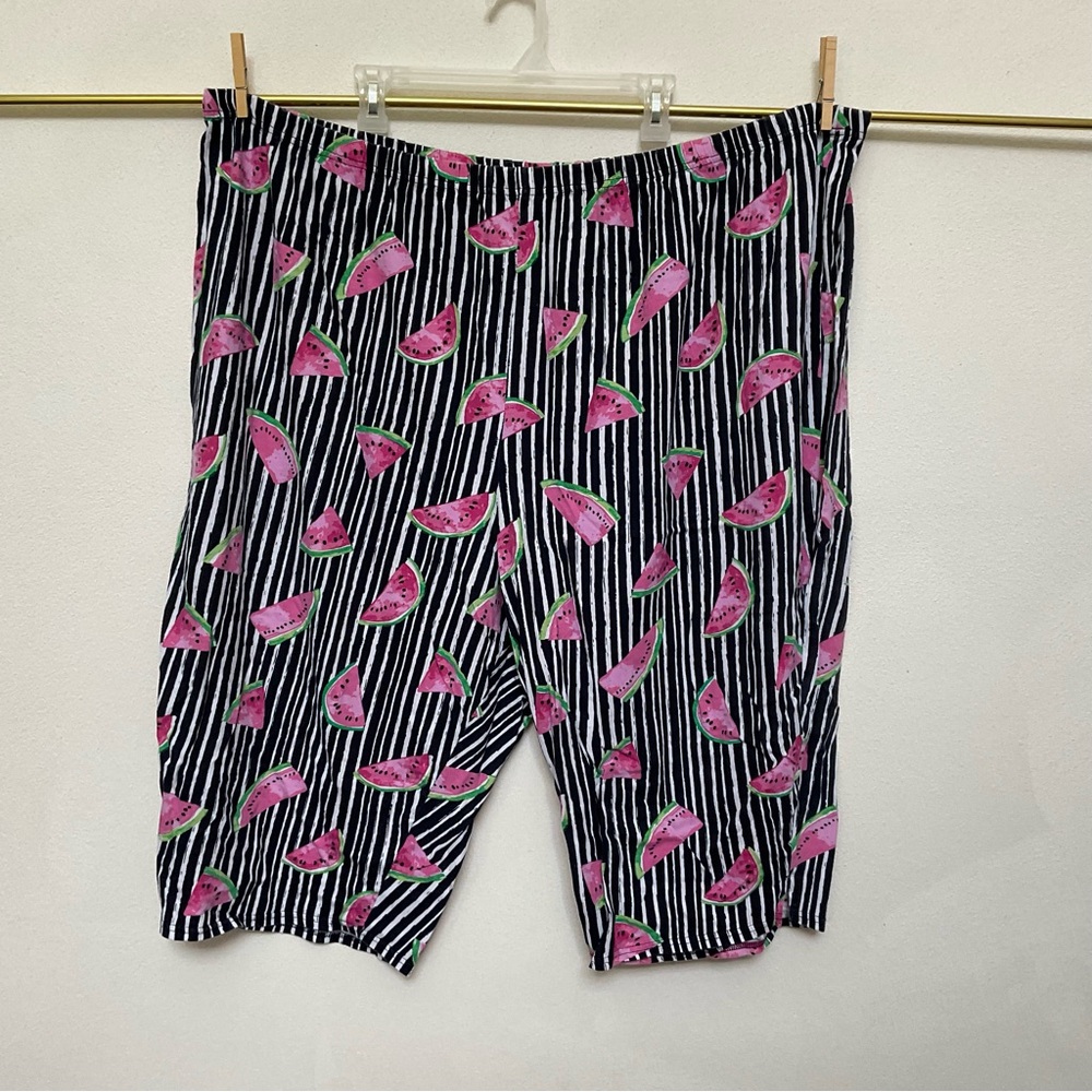 Dreams Co Black, White Striped Watermelon Print Sleep Capris Size 5X 38/40